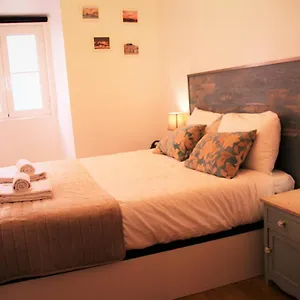 apartment-in-the-castle-of-s-jorge.hotels-lisbon-portugal.com/