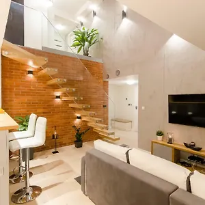 Penthouse With Terrace Apartament