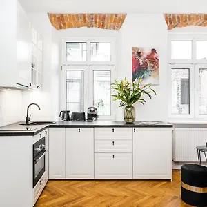 Main Square - Loftaffair Apartment